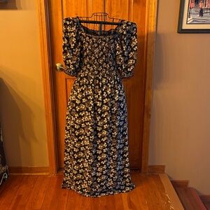 Max Studio Black Floral 3/4 Sleeve Dress